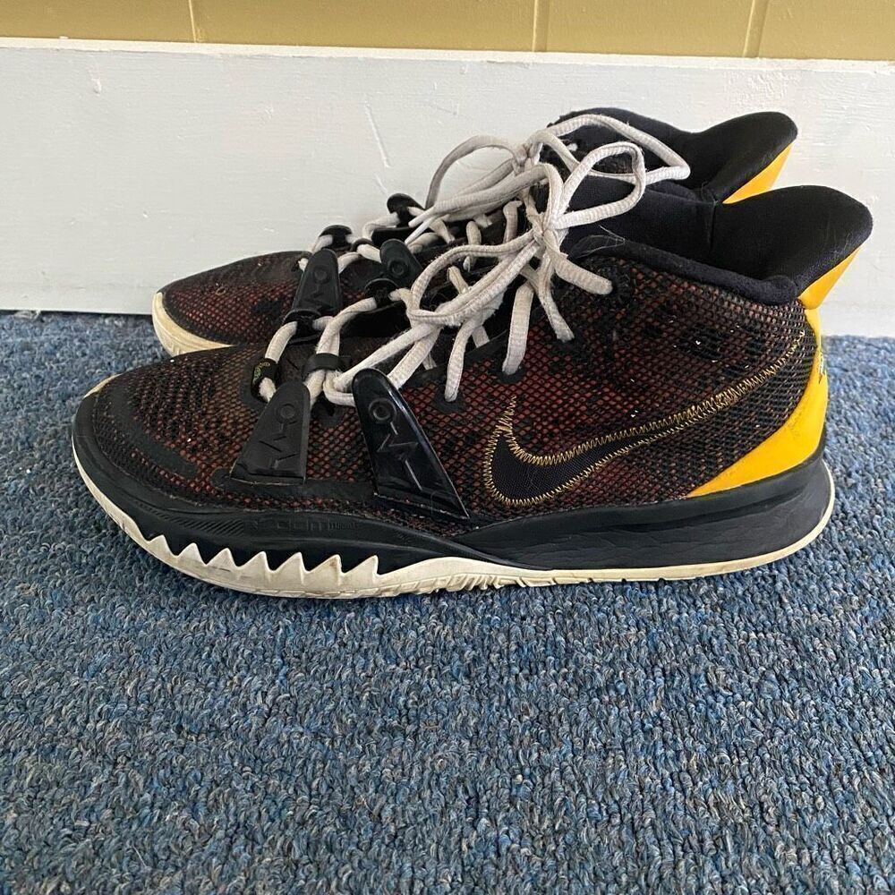 Nike Kyrie Irving Raygun men 9 mid top tie up basketball shoes